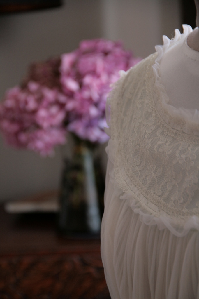 Trouvaille n°20…une robe blanche plissée